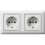 GIRA 479304 SCHUKO-Steckd. 2f verdr. + Rahmen Gira Standard 55 Reinweiß m 