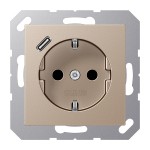 JUNG A1520-18CCH SCHUKO®-Steckdose, 16 A 250 V ~, mit USB-Ladegerät, 1 x Typ C, SAFETY+, Serie A, champagner 